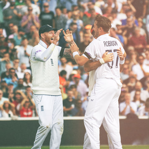 England cricket team celebrate at The KIA Oval